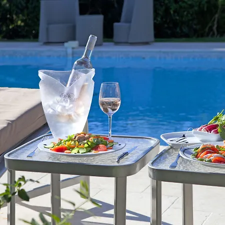 Hotel La Garbine 4*