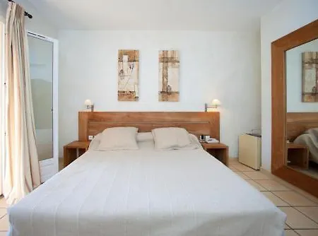 Hotel La Garbine 4*