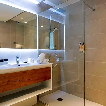 Hotel La Garbine 4*