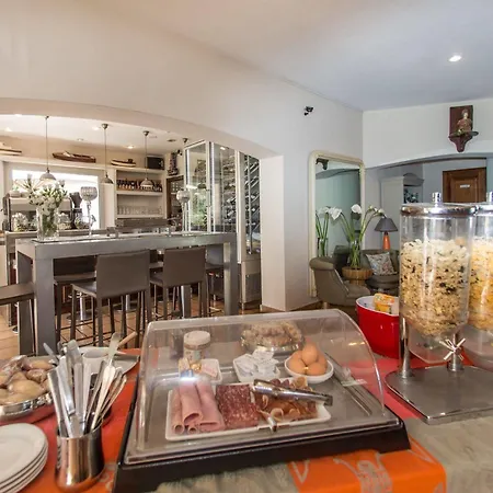La Garbine Hotel 4*